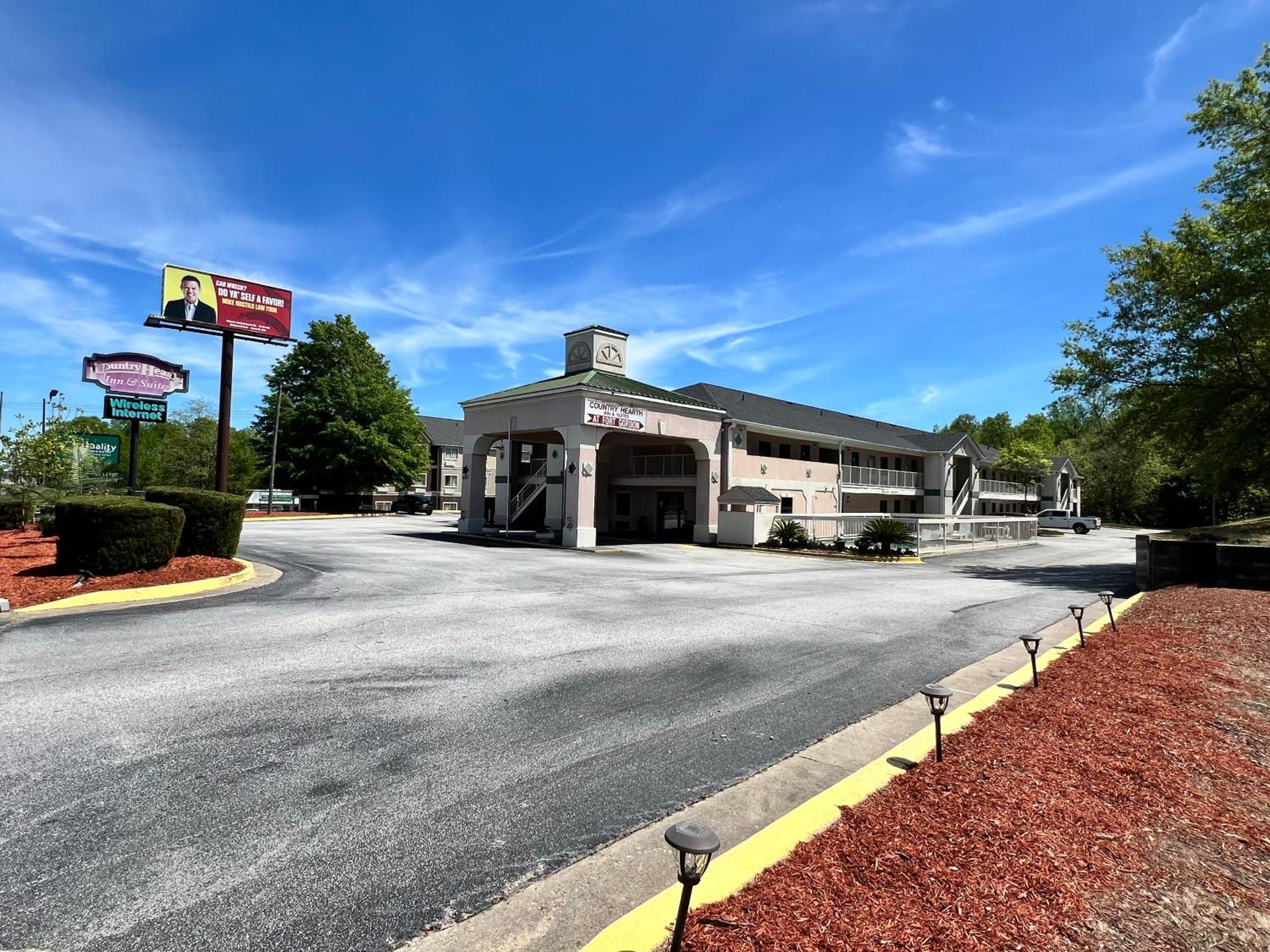 Country Hearth Inn & Suites Augusta Kültér fotó